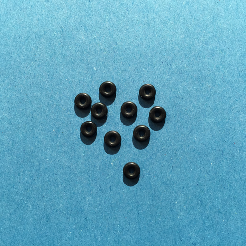Pack of black nitrile O-rings for 1.5mm glass